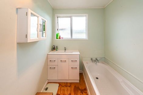 Photo of property in 40 Brassey Street, Waverley, 4510