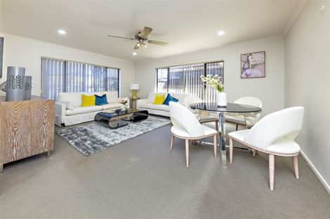 Photo of property in 10 Moravale Lane, Flat Bush, Auckland, 2016