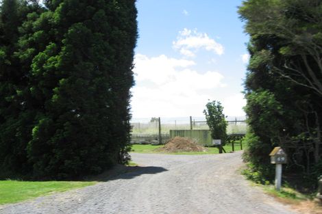 Photo of property in 49 Bullens Road, Ardmore, Papakura, 2582