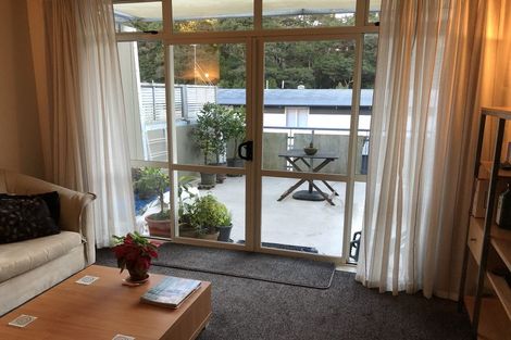 Photo of property in 2f/20 Ian Marwick Place, Birkenhead, Auckland, 0626