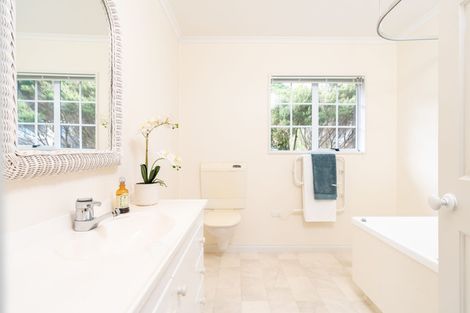 Photo of property in 105 Winara Avenue, Waikanae, 5036