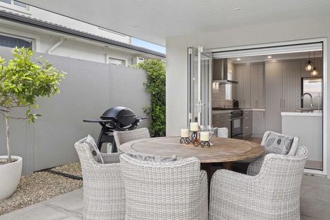 Photo of property in 18 Armstrong Farm Drive, East Tamaki Heights, Auckland, 2016