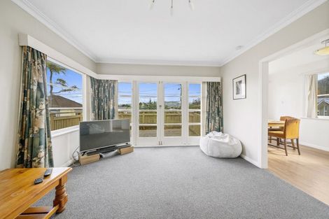 Photo of property in 6 Glen Alice Grove, Naenae, Lower Hutt, 5011