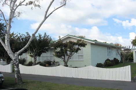 Photo of property in 1 Glenavon Place, Ilam, Christchurch, 8041