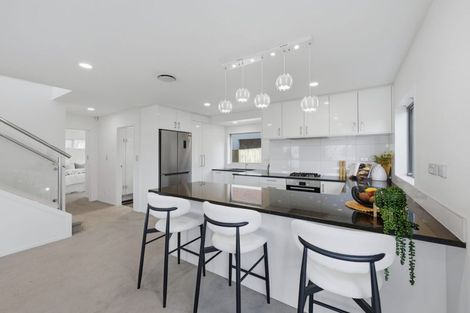 Photo of property in 17a Patons Road, Howick, Auckland, 2014