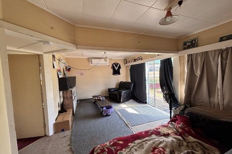 Photo of property in 1/869 East Coast Road, Northcross, Auckland, 0632