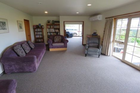 Photo of property in 21 Queen Street, Westport, 7825