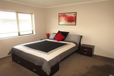 Photo of property in 24 Percy Kinsman Crescent, Riverstone Terraces, Upper Hutt, 5018