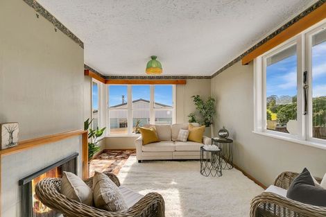 Photo of property in 17 Natone Street, Waitangirua, Porirua, 5024