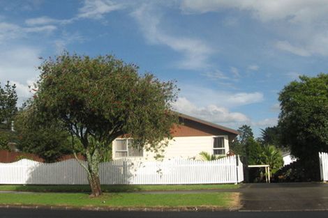 Photo of property in 121 Aviemore Drive, Highland Park, Auckland, 2010