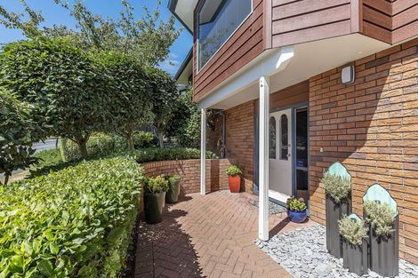 Photo of property in 95 Woodman Drive, Tawa, Wellington, 5028