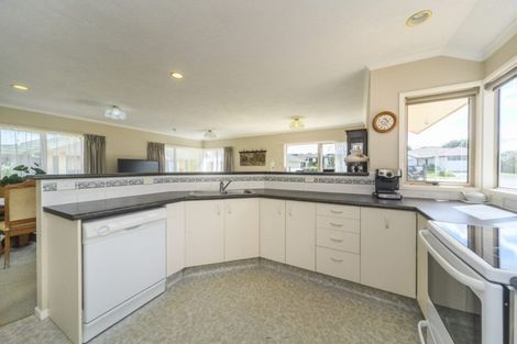 Photo of property in 3 Royal Fern, Kelvin Grove, Palmerston North, 4414