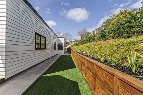 Photo of property in 7/2a Montrose Place, Highlands Park, New Plymouth, 4312