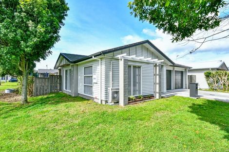 Photo of property in 13 Pipipi Crescent, Takanini, 2112
