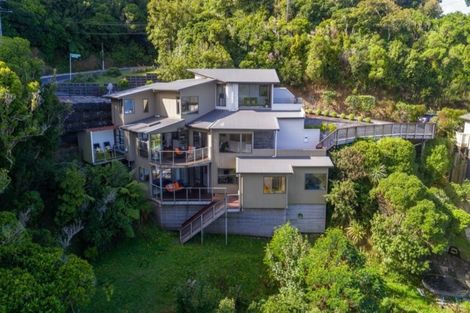 Photo of property in 141 Nicholson Road, Khandallah, Wellington, 6035