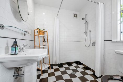 Photo of property in 36 Riddlers Crescent, Petone, Lower Hutt, 5012