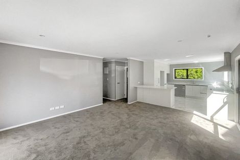 Photo of property in 8 Winnie Close, Acacia Bay, Taupo, 3330