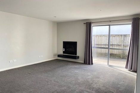 Photo of property in 6a Te Akau Crescent, Bucklands Beach, Auckland, 2012