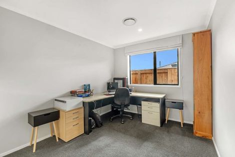 Photo of property in 2 Atutahi Street, Hurdon, New Plymouth, 4310