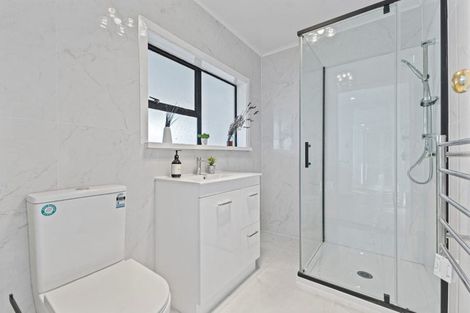 Photo of property in 1/128 Clevedon Road, Papakura, 2110