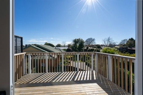 Photo of property in 98 Williams Street, Cambridge, 3434