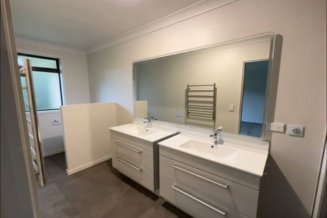 Photo of property in 13 Kimberly Grove, Greenhithe, Auckland, 0632