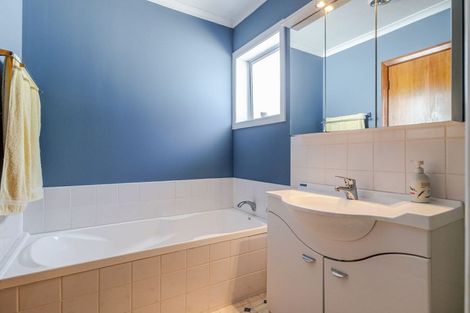 Photo of property in 73 College Street, Awapuni, Palmerston North, 4412