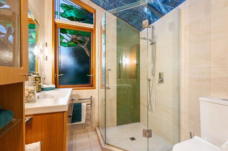 Photo of property in 28 The Crescent, Tindalls Beach, Whangaparaoa, 0930