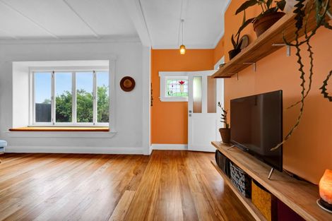 Photo of property in 21 Gaine Street, New Plymouth, 4310