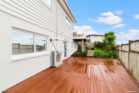 Photo of property in 65 Zara Court, Windsor Park, Auckland, 0632