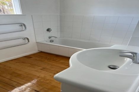 Photo of property in 35 Park Rise, Campbells Bay, Auckland, 0630