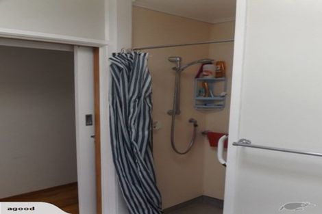 Photo of property in 2/7 Queen Street, Papakura, 2110