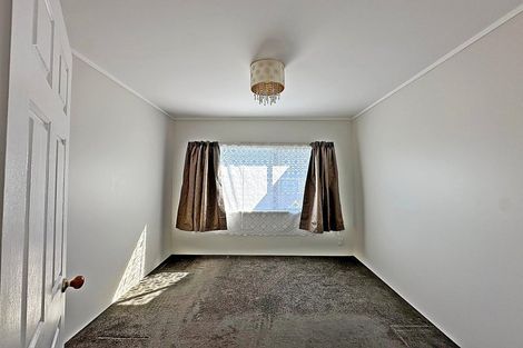 Photo of property in 16 Nerissa Place, Randwick Park, Auckland, 2105