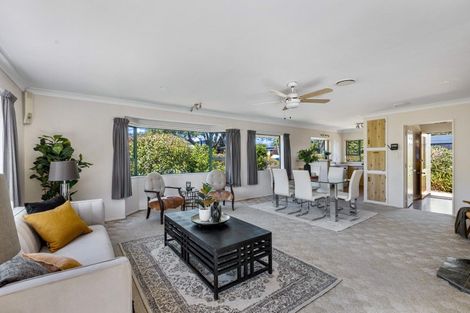 Photo of property in 14 Laurie Street, Red Beach, 0932