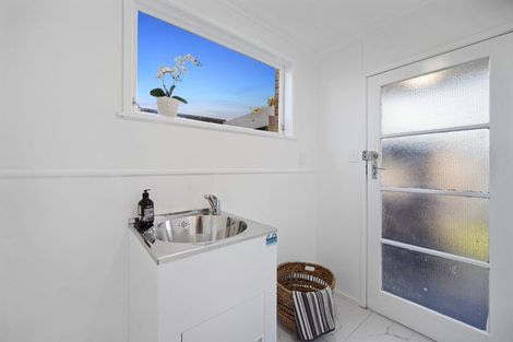 Photo of property in 39 Cottingham Crescent, Mangere East, Auckland, 2024