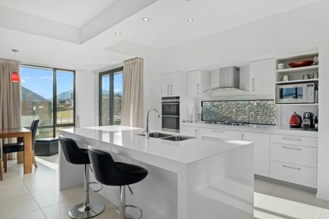 Photo of property in 5 Valley Crescent, Wanaka, 9305