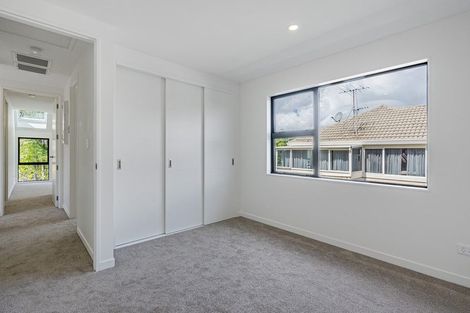 Photo of property in 71c Seaview Road, Castor Bay, Auckland, 0620