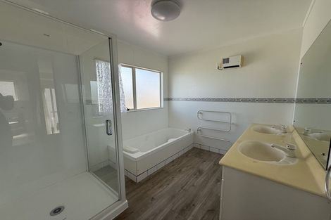 Photo of property in 25a Brightside Road, Stanmore Bay, Whangaparaoa, 0932