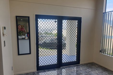 Photo of property in 3a Bury Grove, Strathmore Park, Wellington, 6022