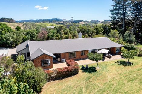Photo of property in 15 Joblin Road, Wainui, Silverdale, 0994