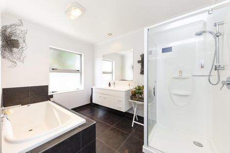 Photo of property in 31 Pegasus Place, Kelvin Grove, Palmerston North, 4414