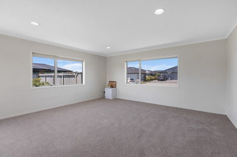 Photo of property in 11 Rawiri Drive, Bell Block, New Plymouth, 4312