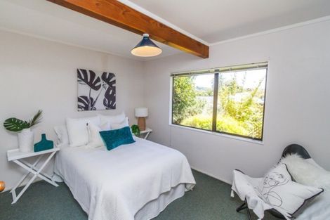 Photo of property in 33 James Cook Drive, Whitby, Porirua, 5024
