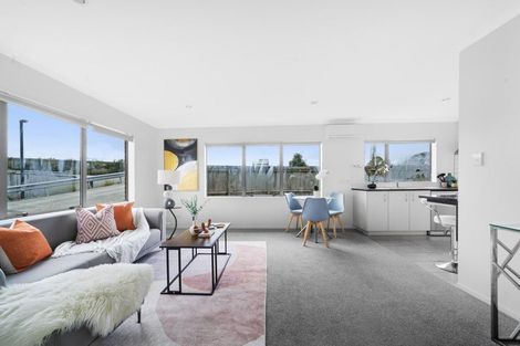 Photo of property in 1/46 Park Estate Road, Rosehill, Papakura, 2113