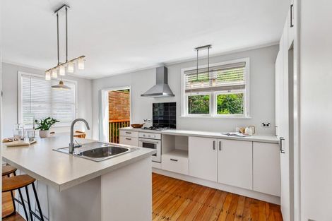 Photo of property in 242 Henderson Valley Road, Henderson, Auckland, 0612