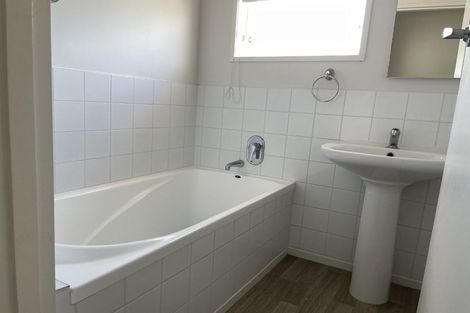 Photo of property in 21 Abraham Crescent, Milson, Palmerston North, 4414