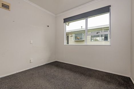 Photo of property in 32 Cumberland Place, Kelvin Grove, Palmerston North, 4414
