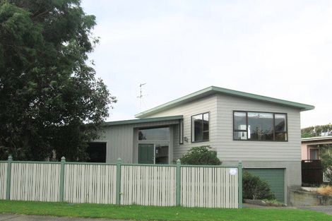 Photo of property in 11 Bahama Crescent, Paraparaumu Beach, Paraparaumu, 5032