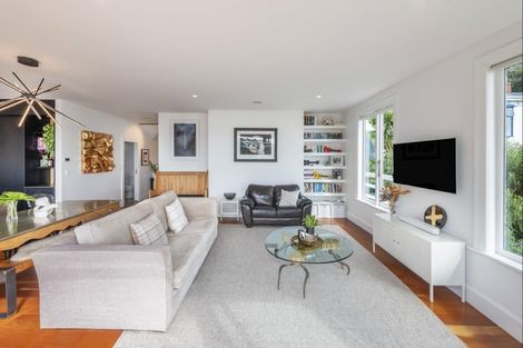 Photo of property in 10 Oriental Terrace, Mount Victoria, Wellington, 6011