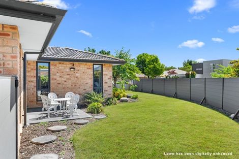 Photo of property in 17 Sovereign Gardens, Halswell, Christchurch, 8025